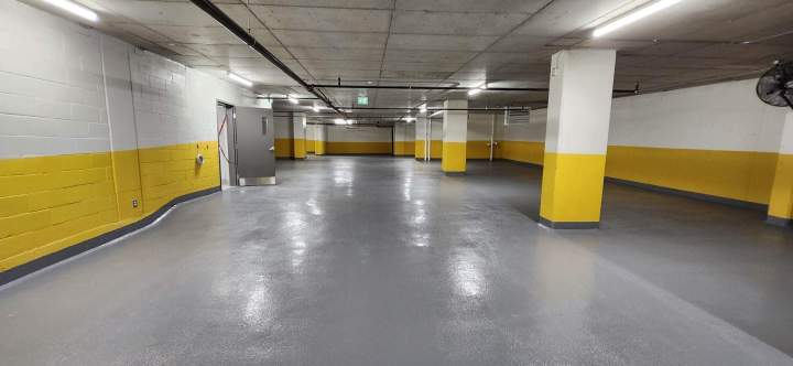 Étanchéité totale et résistance au trafic pour vos stationnements.